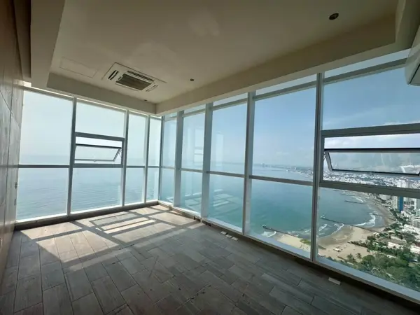 Vendo Oficina con Excelente Vista al Mar — foto 1 de 8