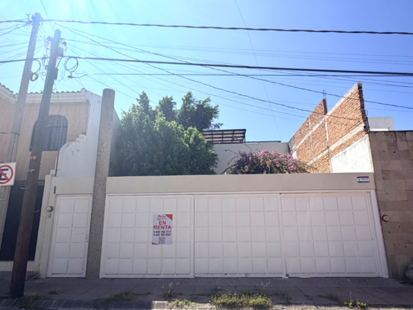 Renta Casa en Bosques del Prado Sur — foto 1 de 29