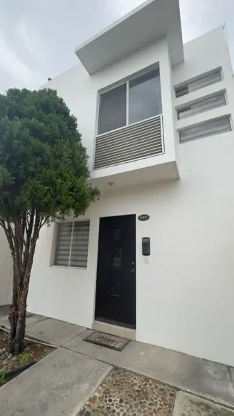 Casa en Renta Privadas del Angel en General Escobedo — foto 1 de 28