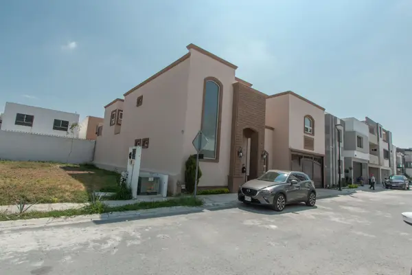 Venta Casa Colonia la Encomienda Escobedo — foto 1 de 43
