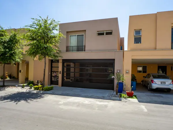Casa en venta en Anáhuac Campoamor, General Escobedo — foto 2 de 31