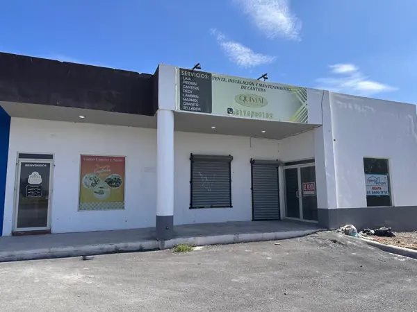 Local Plaza Comercial en Portal de Zuazua — foto 1 de 10