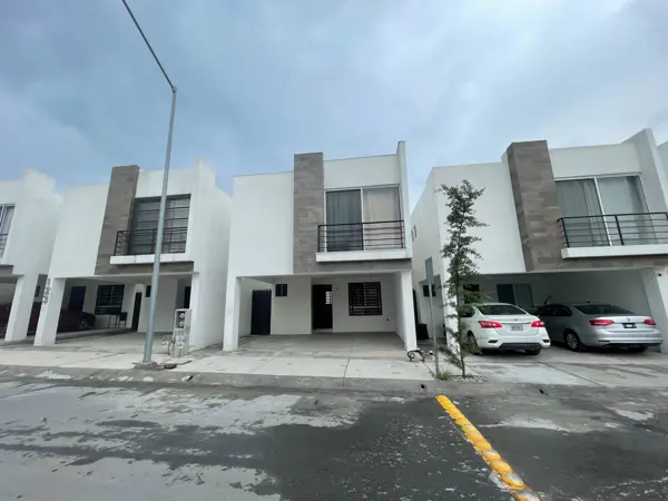 Casa en renta en Brianzzas Residencial, General Escobedo — foto 2 de 34