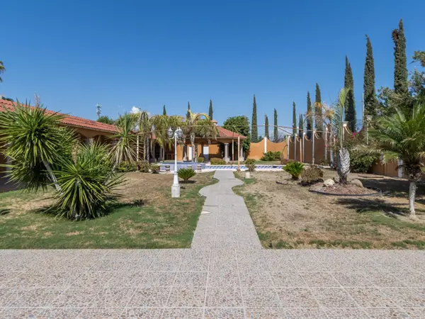Residencia en Venta Portal del Norte Zuazua — foto 1 de 45