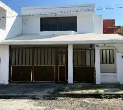 Vendo Casa a Unas Cuadras de la Avenida J.b. Lobos — foto 1 de 8