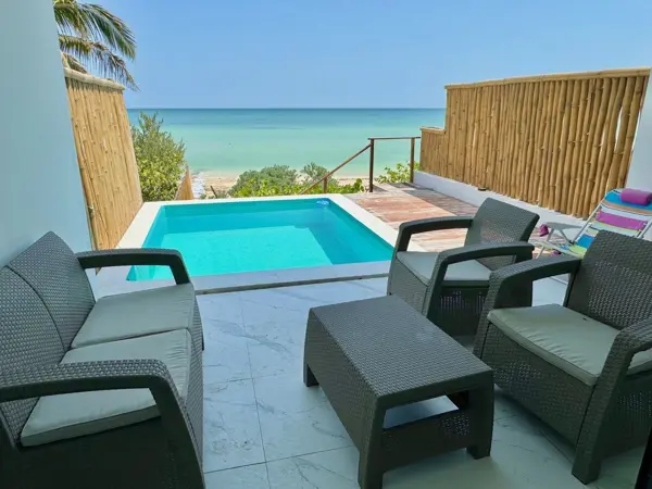 Villa en venta en San Benito frente al mar — foto 1 de 15