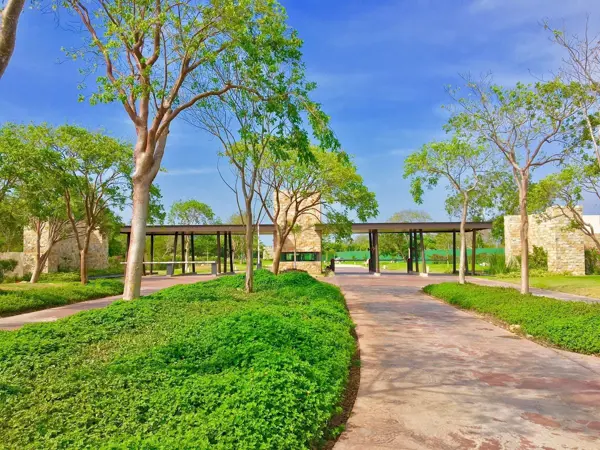 Tres terrenos en venta en Parque Natura Residencial — foto 1 de 10