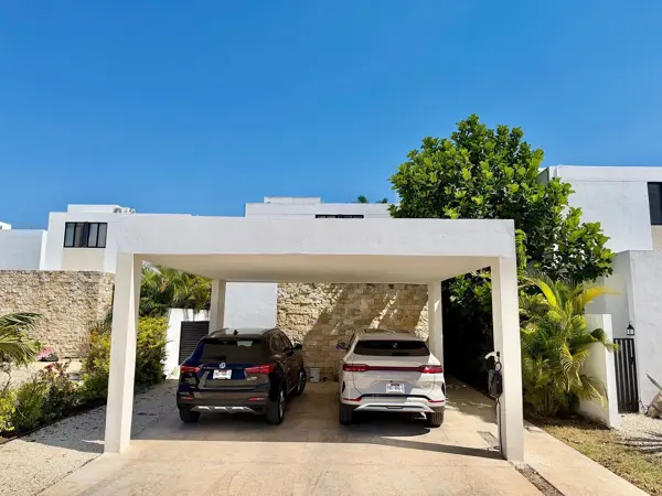 Casa en venta en privada Aleza en Conkal — foto 1 de 15