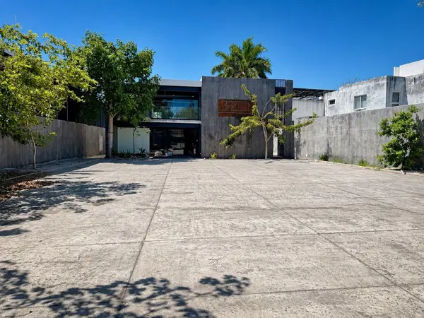 Edificio de Oficinas de 2 plantas en Sodzil Norte — foto 1 de 14