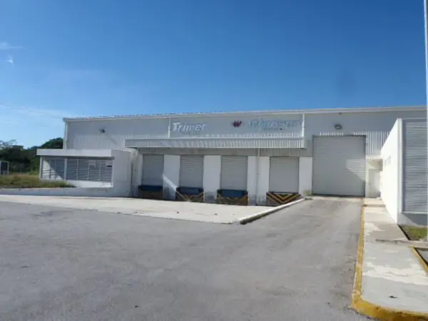 Nave Industrial en el Parque Mueblero de Umán — foto 1 de 22