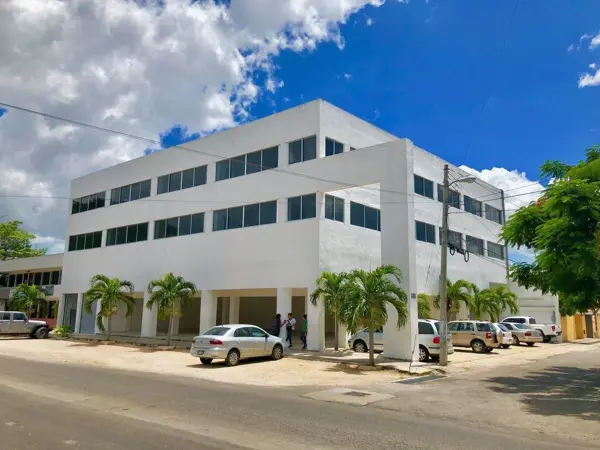 Edificio de oficinas cerca de la calle 60 Norte — foto 1 de 5