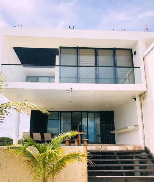 Casa Palmeras en San Bruno — foto 1 de 18