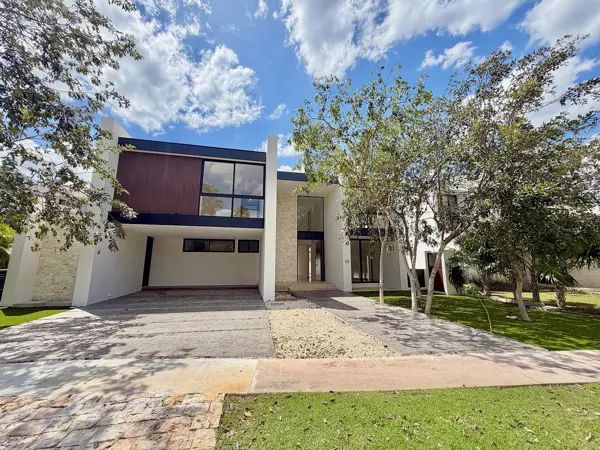 Residencia en privada Cutzam en Yucatan Country Club — foto 1 de 18