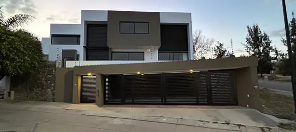 Casa en Lomas de Gran Jardín — foto 1 de 74