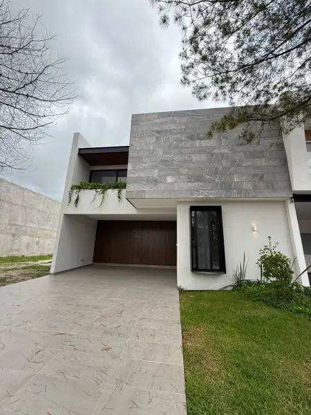 Casa en La Campiña del Bosque — foto 1 de 44