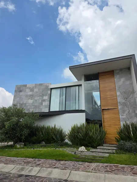 Casa en La Campiña — foto 1 de 30