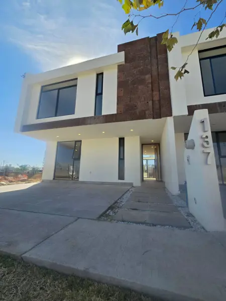 Casa en Residencial Santa Fe — foto 1 de 15