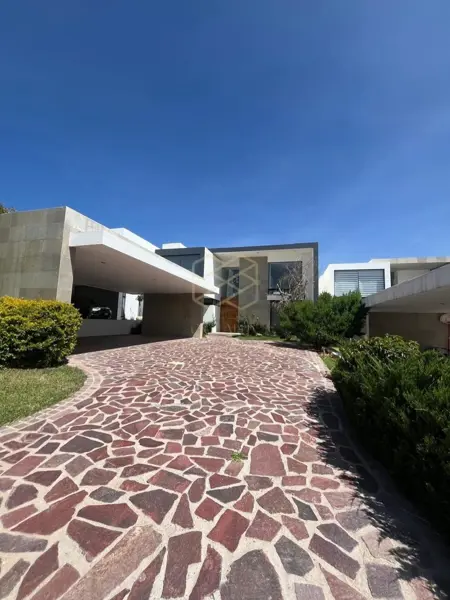 Casa en Gran Jardín — foto 1 de 40