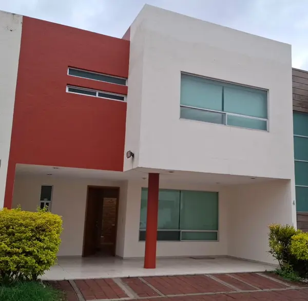 Casa en Santa Cruz Buenavista, Puebla, Puebla — foto 1 de 4