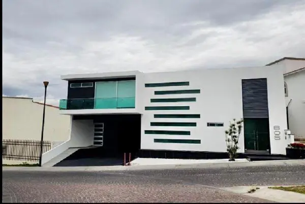 Venta de casa en Cumbres del Lago — foto 1 de 17