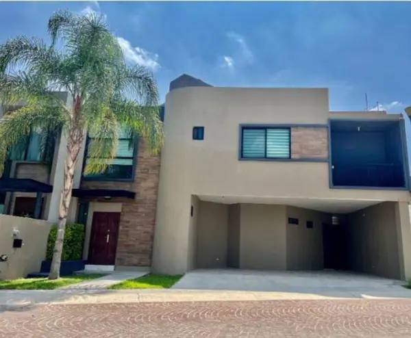 Venta de casa en Cumbres de Lago — foto 1 de 35