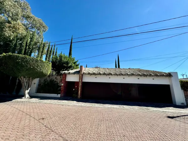 Casa en Fraccionamiento Villas del Mesón — foto 1 de 31