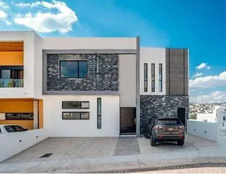 Venta de Casa en Lomas de Juriquilla — foto 1 de 19