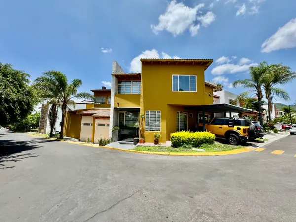 Casa en Claustros del Sur — foto 1 de 45