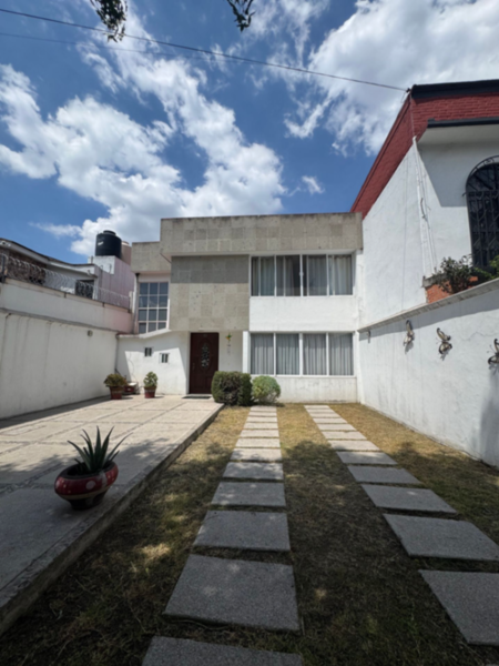 Casa en Lomas de Atizapan, Atizapán de Zaragoza, México — foto 1 de 10