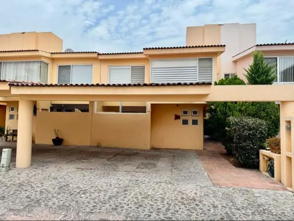 Renta de casa en Jardines de Juriquilla — foto 1 de 32
