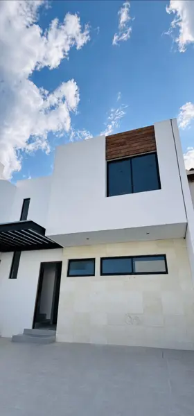Casa en venta en San Isidro Juriquilla — foto 1 de 12