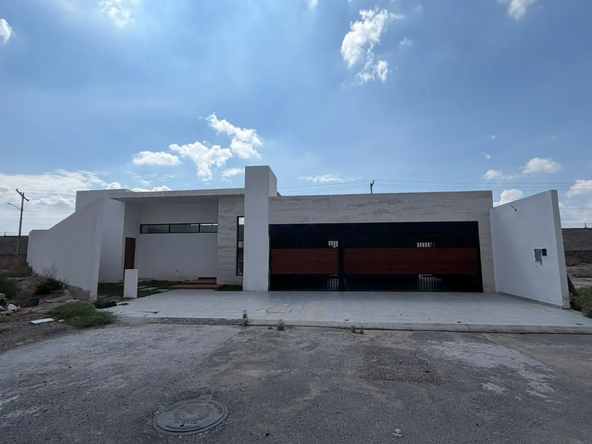 CASA DE LUJO EN VENTA DE 1 PISO 3R EN LAS TROJES, TORREON COAHUILA CASA DE LUJO EN VENTA DE 1 PISO 3R EN LAS TROJES, TORREON COAHUILA