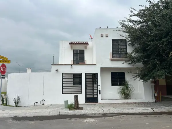 Casa en venta en Mitras Poniente, García — foto 1 de 16