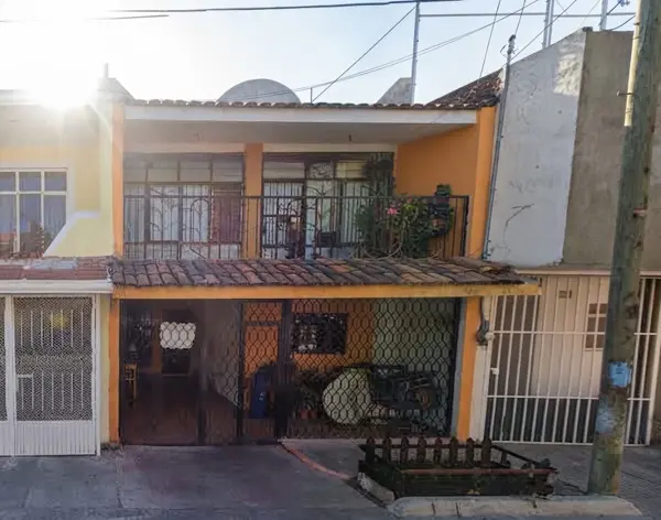 Casa de 2 niveles en Aaron Joaquín, 44768 Guadalajara, Jal. — foto 1 de 11