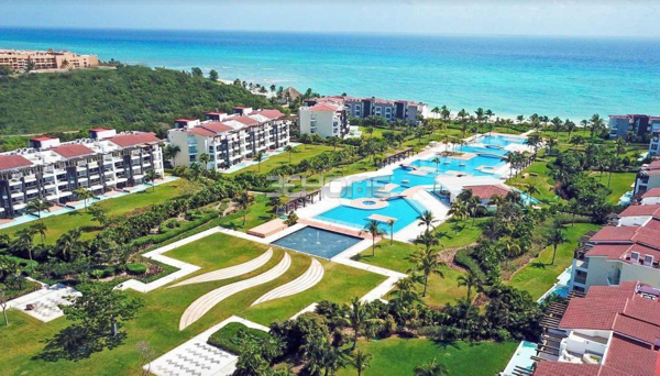Apartamento en Playa del Carmen con Vista al Mar y Amenidades de Lujo — foto 1 de 18