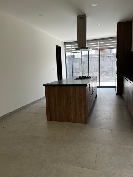 Casa en Venta en Lomas del Molino 2 con Habitación en Planta Baja — foto 1 de 13