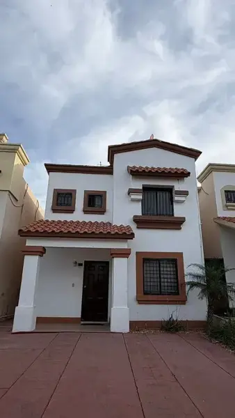 Casa en Venta en Hermosillo: Propiedad Embargada a Precio Atractivo MM8011 — foto 1 de 15