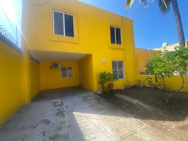 Casa en Venta Villa Caracol Manzanillo Colima Renta $20,000.00 Venta $4,010,000.00 — foto 1 de 27