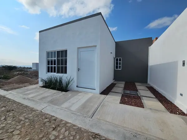 Casa de Un Nivel en Venta en Fraccionamiento — foto 1 de 14
