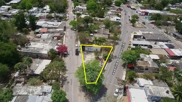 Terreno en Renta sobre Avenida Comercial en Emiliano Zapata Sur — foto 1 de 16