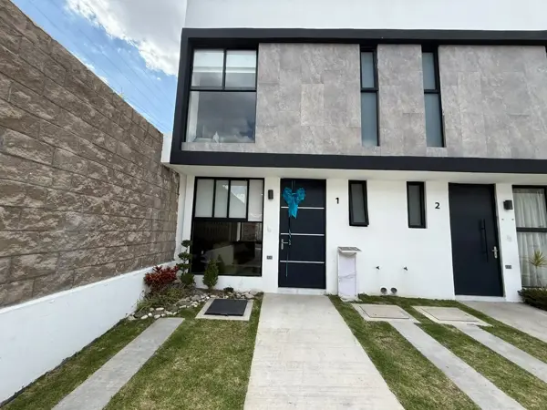 Casa Nueva en Venta en Cuautlancingo, con Alberca y Gimnasio. — foto 1 de 12