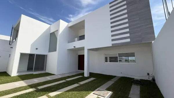 Propiedad en Remate: Amplia Casa en Burgos Bugambilias, Temixco, Morelos MM8011 — foto 1 de 18