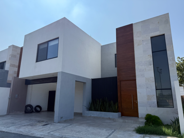 Casa Amplia y Moderna en Renta | los Siller — foto 1 de 32