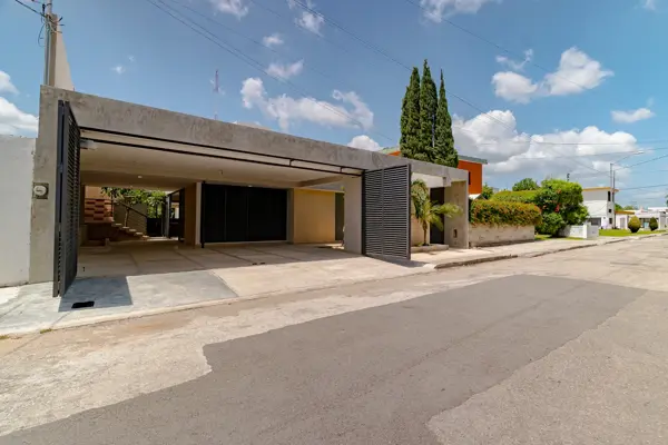 Casa en venta en Miguel Aleman, Mérida — foto 2 de 48