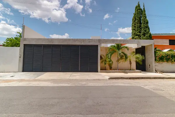 Casa Alemán | Residencia Contemporánea en Colonia Miguel Alemán, Mérida | Diseño Arq. Henry Ponce — foto 1 de 48