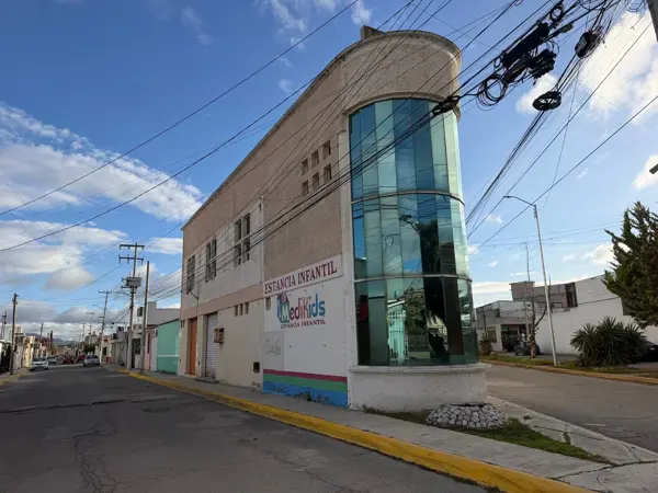 EDIFICIO COMERCIAL EN VENTA O RENTA | Rinconadas de San Francisco, Mineral de la Reforma, Hidalgo. — foto 1 de 20