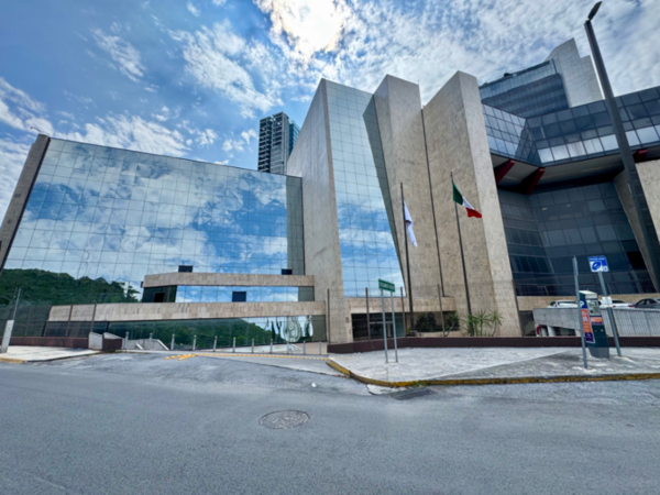Oficina en Venta en Valle Oriente — foto 1 de 10