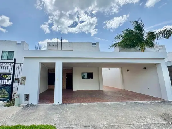 Casa en venta de 3 recámaras en avenida | Fraccionamiento Las Américas, Mérida — foto 1 de 19