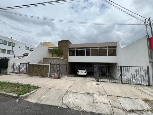 Amplia casa en venta en ciudad del sol — foto 1 de 47