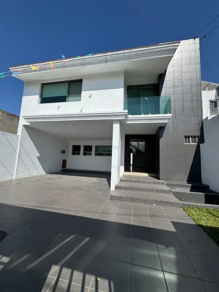 Casa en Fraccionamiento Jardines de Guadalupe — foto 1 de 36